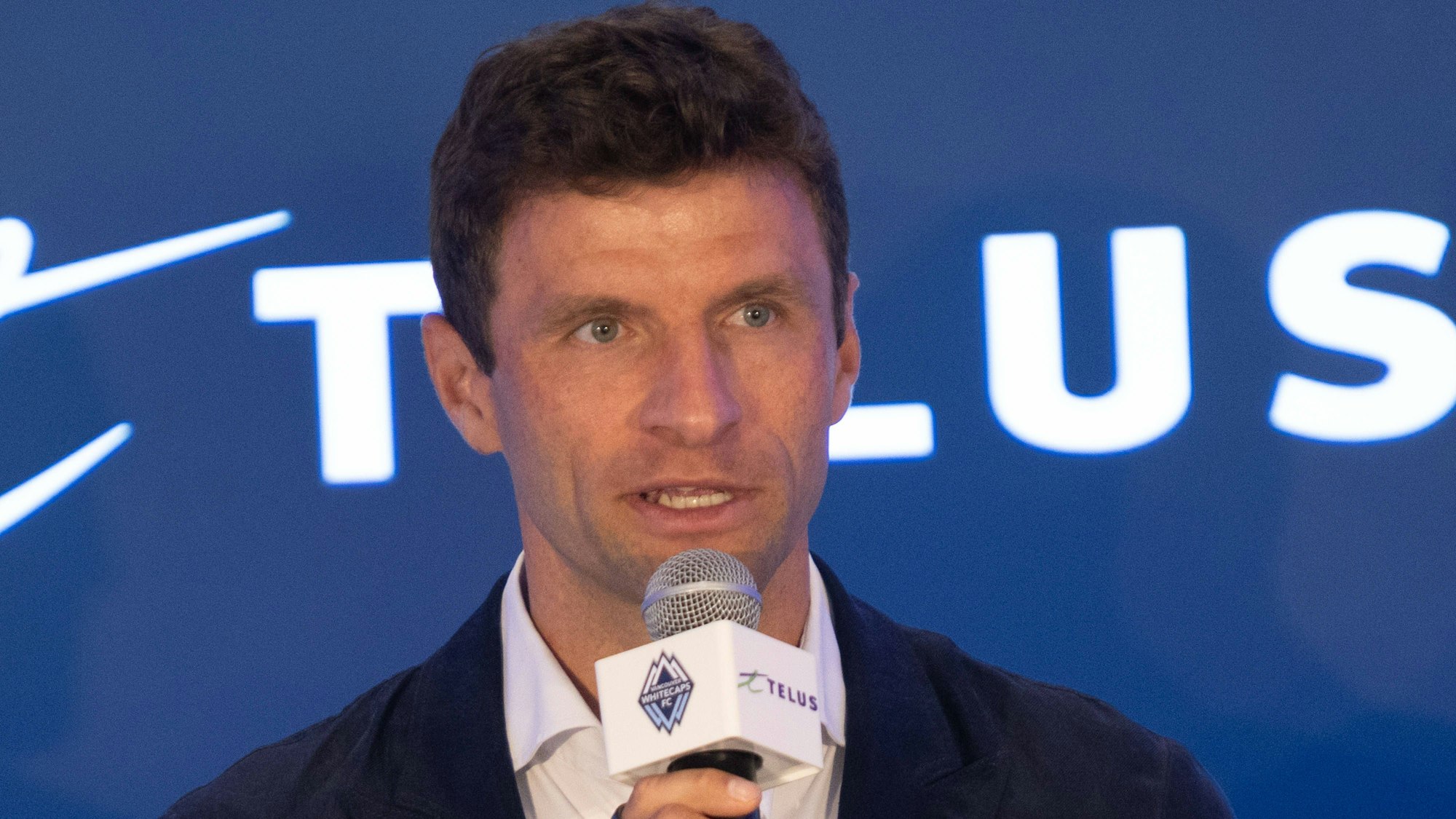 Thomas Müller wird bei seiner offiziellen Vorstellung als Spieler der Vancouver Whitecaps in British Columbia am 14. August 2025 in Kanada präsentiert.