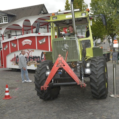 Die Markierung der geplanten Änderungen zeigte, dass es für die Karnevalswagen zu eng würde.
