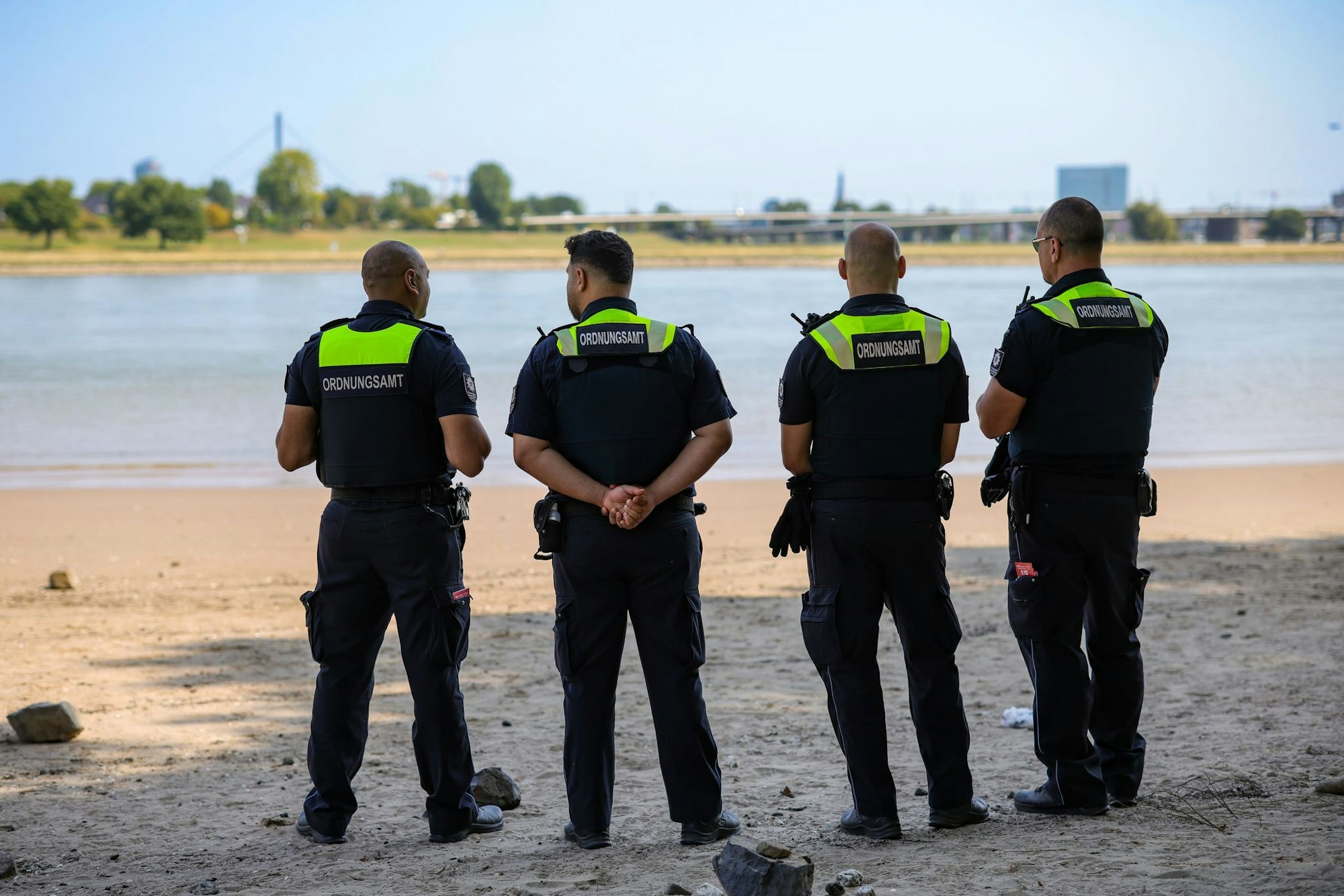 Auch Köln hat jetzt ein Badeverbot für den Rhein erlassen. (Archivbild)