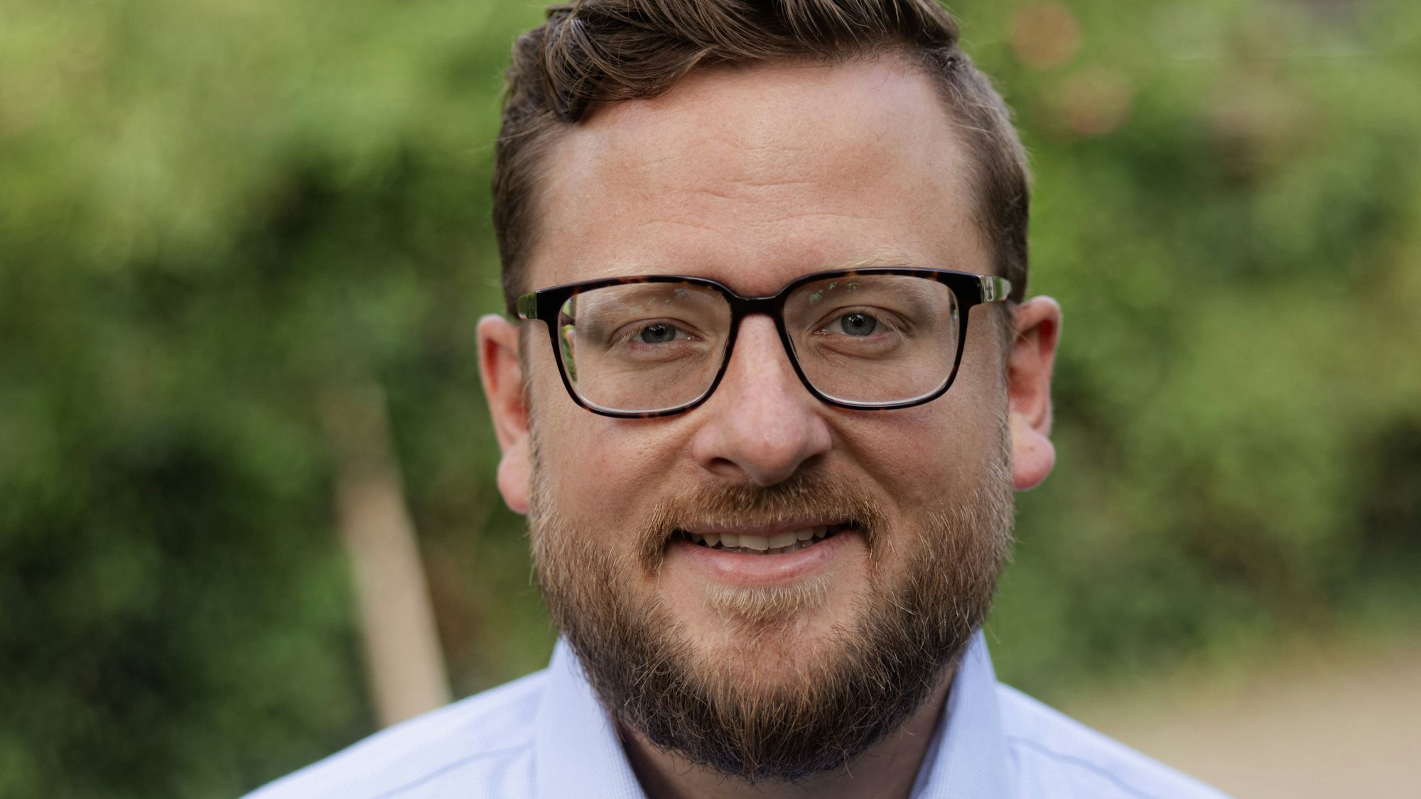 Lukas Miebach (37) ist Kandidat der CDU für den Posten des Bürgermeisters in der Gemeinde Engelskirchen.