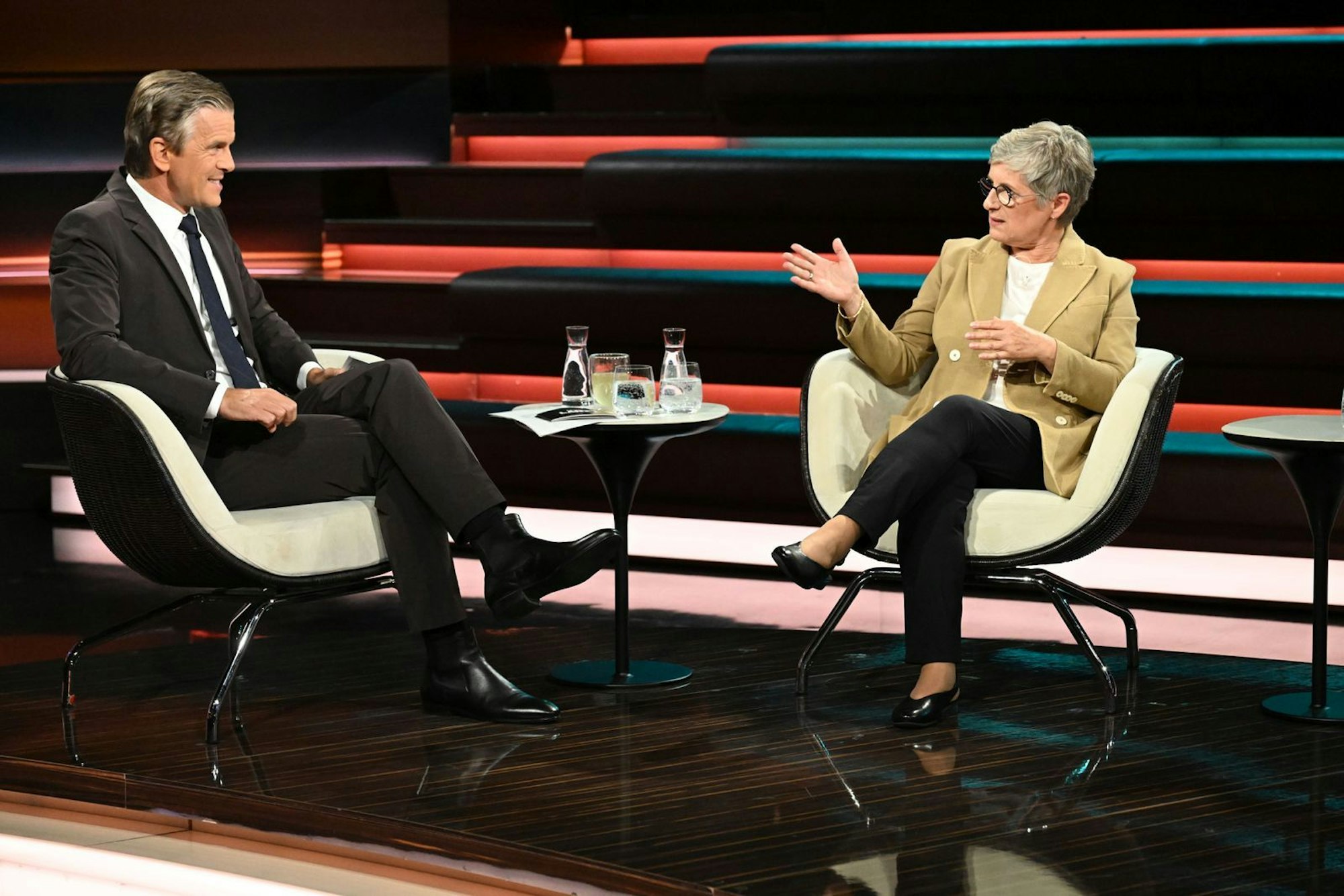 Die Ansage von Kanzler Friedrich Merz zu Einsparungen beim Bürgergeld sei „ohne Sinn und Verstand“, kreidete Britta Haßelmann dem CDU-Chef an. (Bild: ZDF / Cornelia Lehmann)