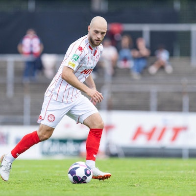 Fortuna Köln gewinnt gegen den Bonner SC, sorgt sich aber um Adrian Stanilewicz.
