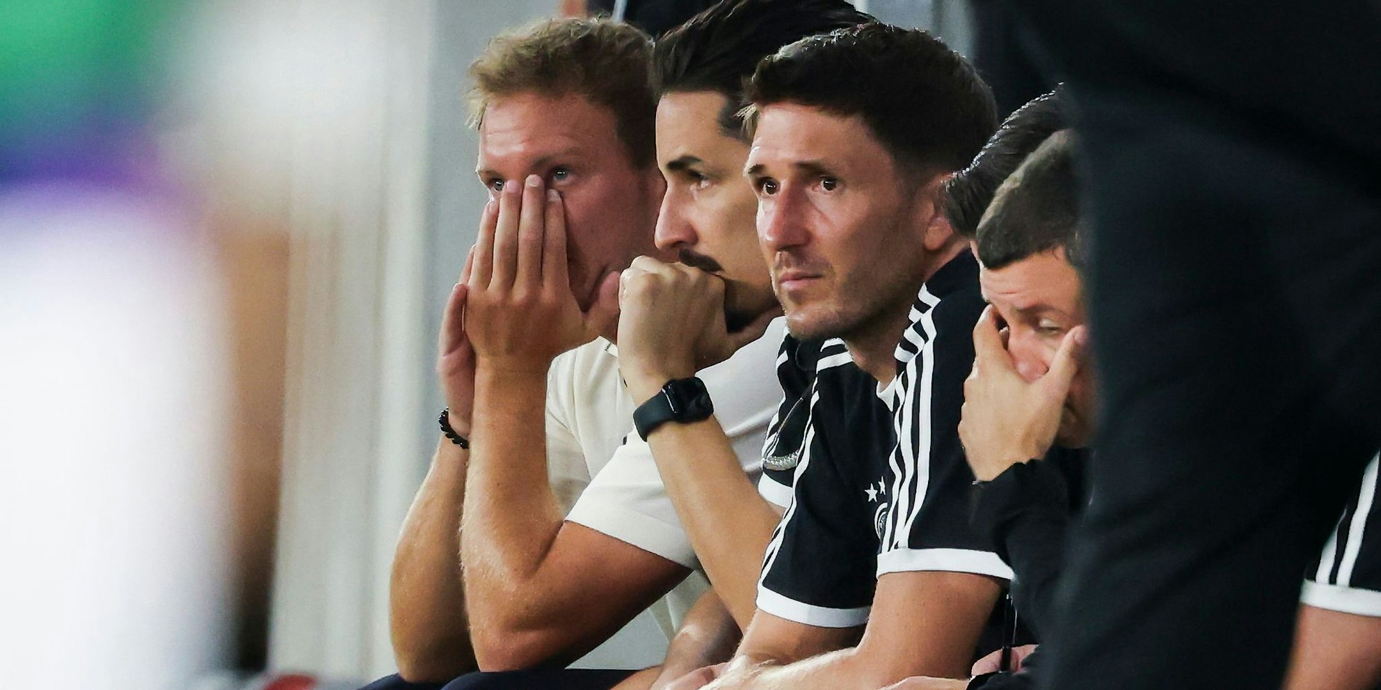 Bei der Leistung konnte auch der Bundestrainer (l.) nicht immer hinschauen.