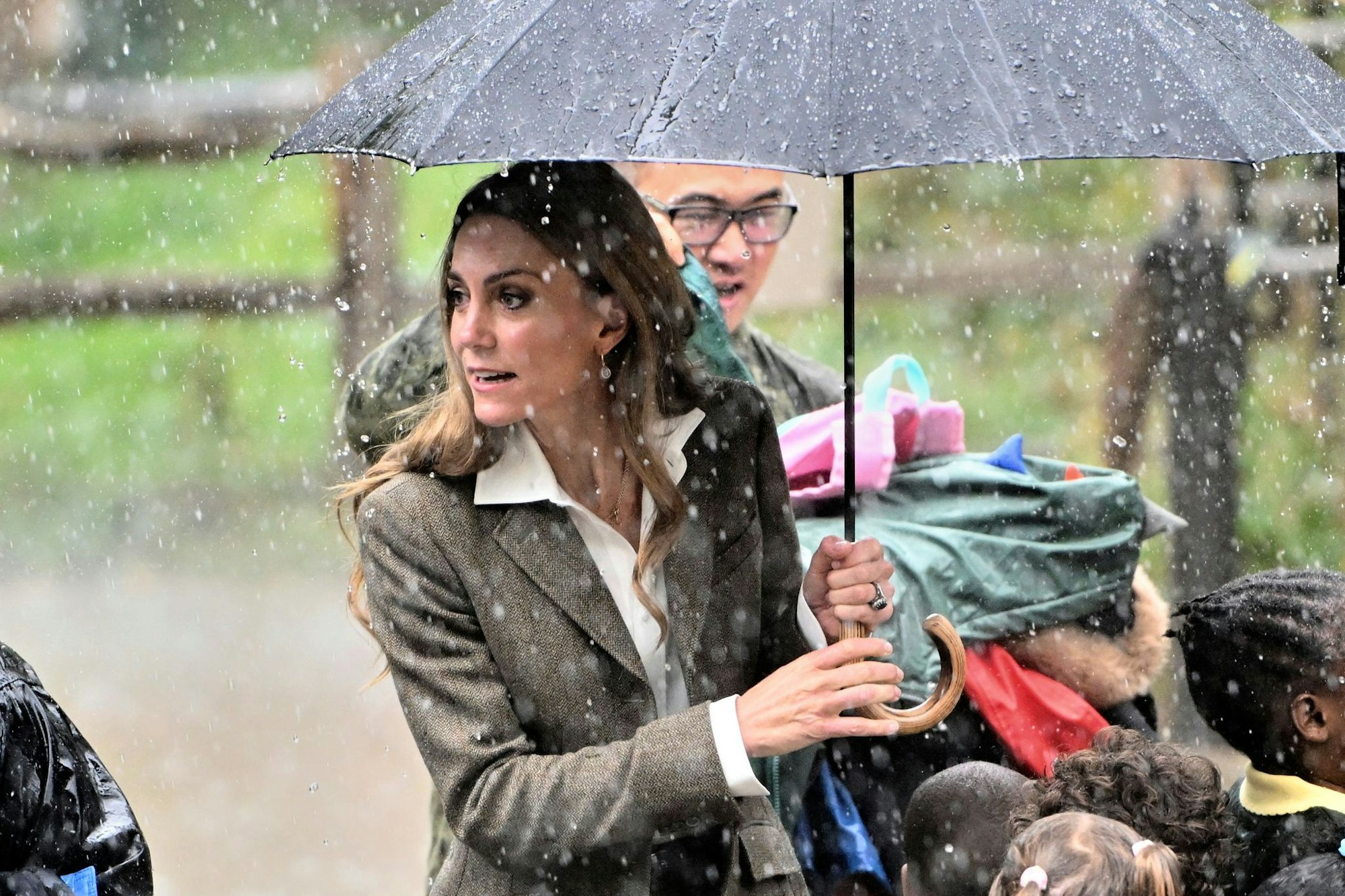 Kate zeigte sich erstmals in der Öffentlichkeit mit blonden Haaren.