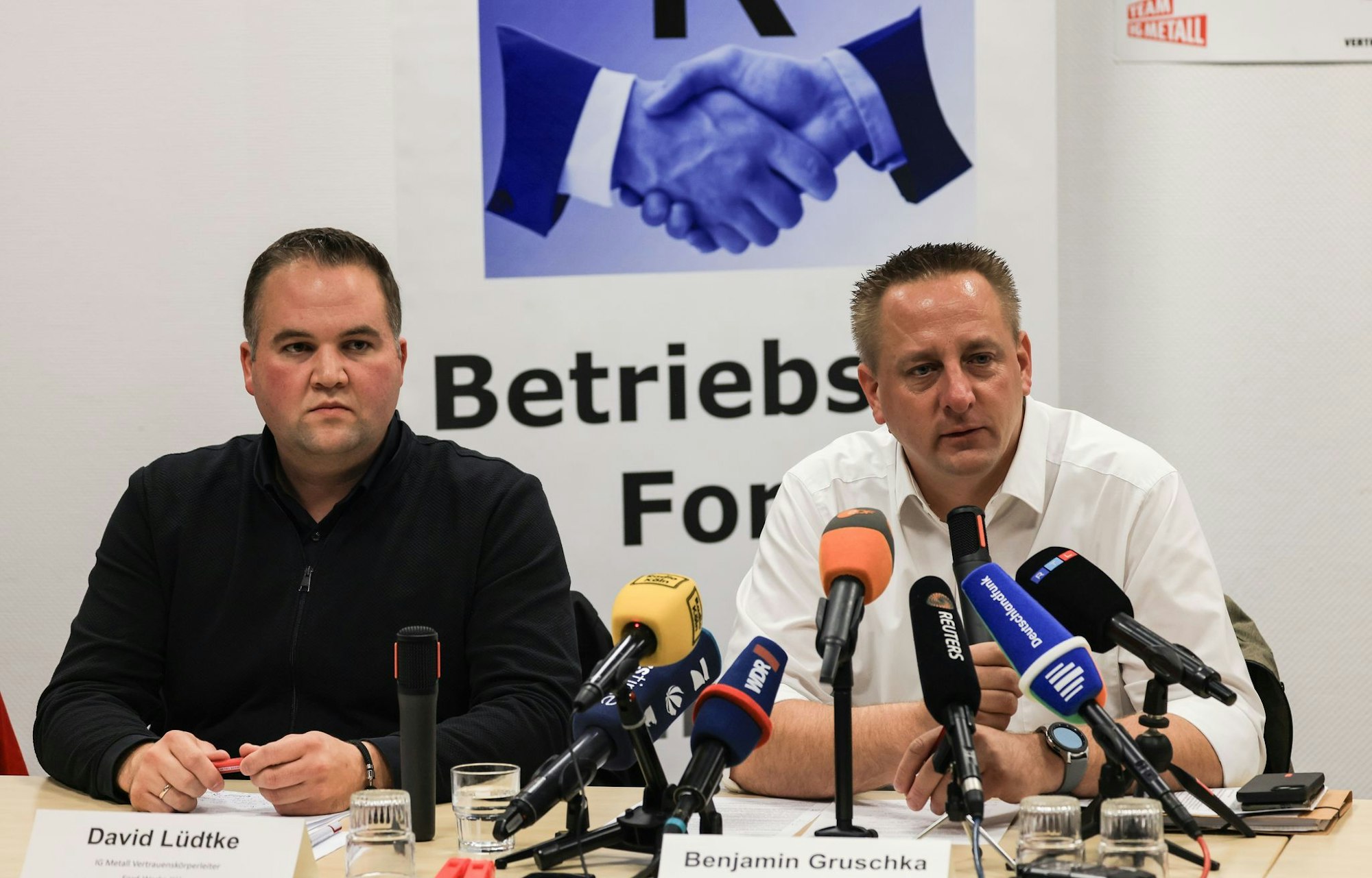 Die Gewerkschafter David Lüdtke (links) und Benjamin Gruschka (Archivbild)