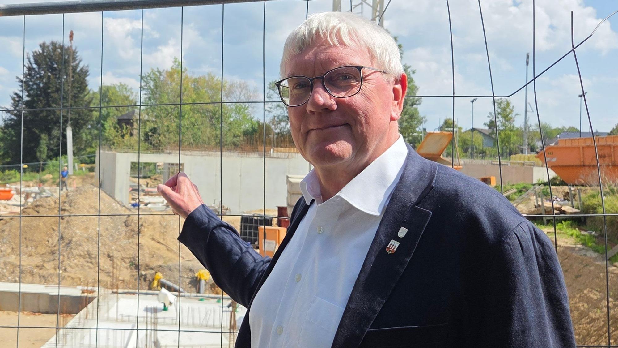 Rhein-Sieg-Landrat Sebastian Schuster istauch 2025 zahlreichen Neben- und ehrenamtlichen Tätigkeiten nachgegangen.