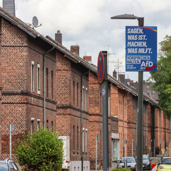 04.09.2025
Gelsenkirchen:
Wahlkampfreportage in Gelsenkirchen: Wie blau wird das Ruhrgebiet? Am 14. September findet die Kommunalwahl in Nordrhein-Westfalen statt. Von den mehreren Millionen Wahlberechtigten im Ruhrgebiet wird erwartet, dass viele ihre Stimme für die Partei AfD Alternative für Deutschland abgeben.
Stadtteil Erle, AfD Hochburg
Foto: Martina Goyert