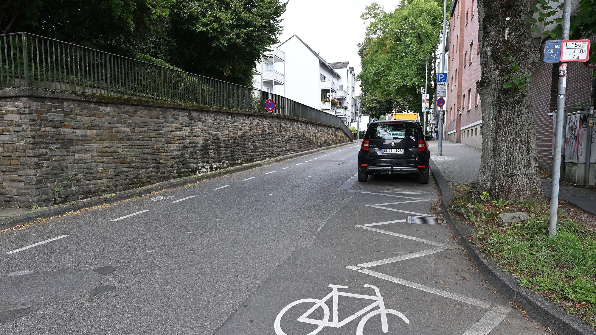 Das Foto zeigt die Laurentiusstraße in Bergisch Gladbach