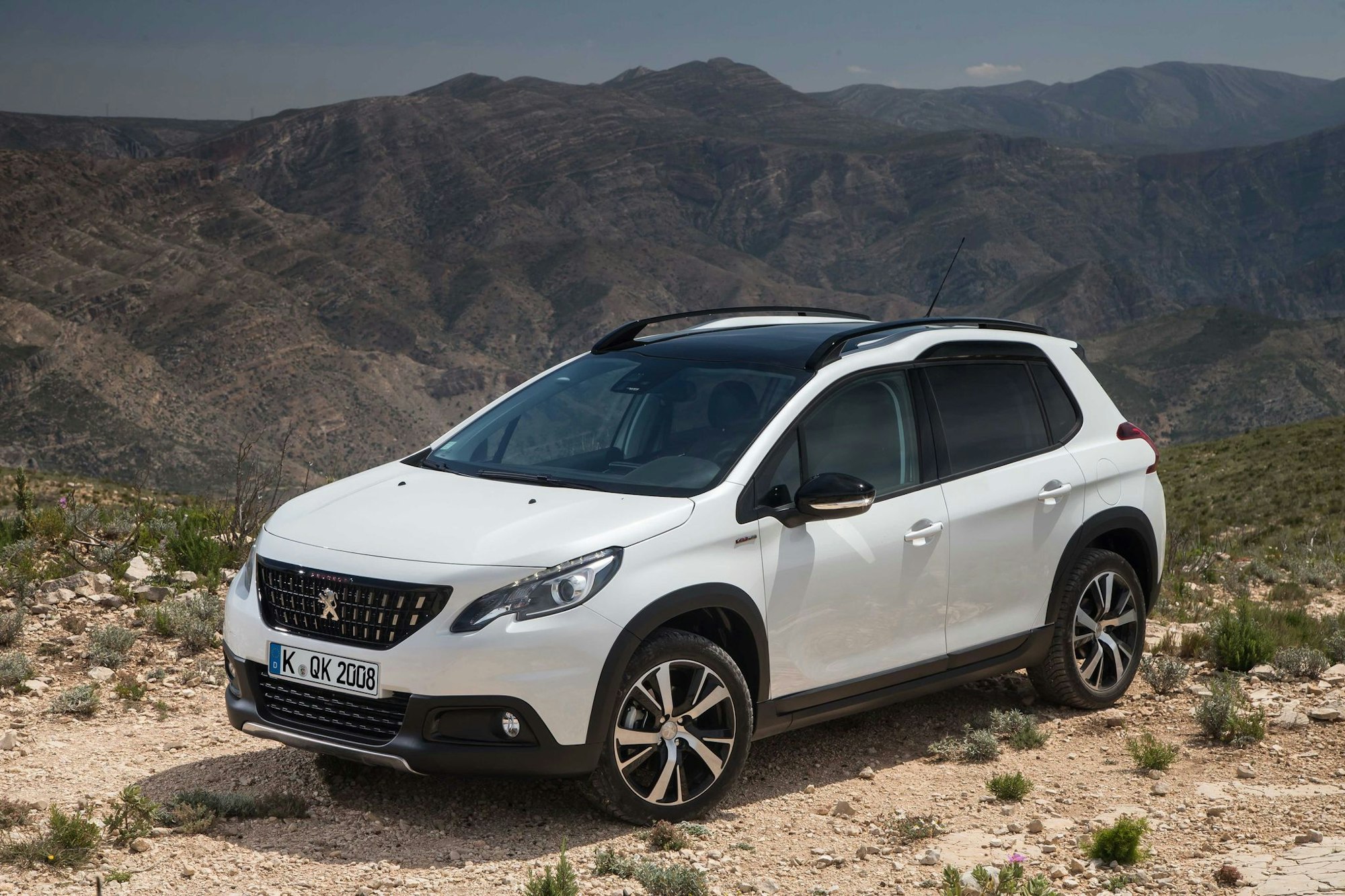 Chic in Szene gesetzt: Doch ein waschechter Offroader ist der Peugeot 2008 nicht, manche verführt er aber mit rustikalem Charme - auf was ist technisch beim Franzosen zu achten?