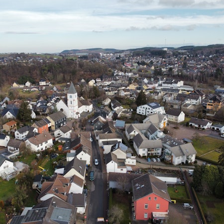 Foto vom Kaller Ortskern aus der Vogelperspektive.