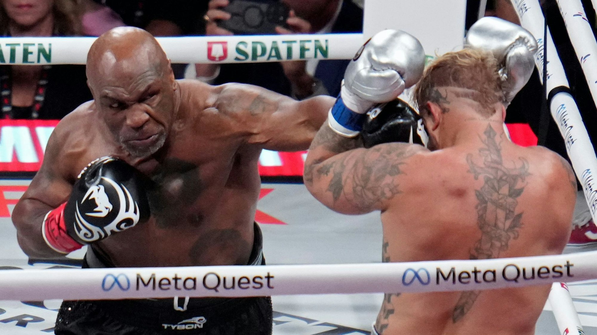 Bei seinem letzten Kampf hatte Tyson einen guten Start und schleppte sich dann nur noch durch den Ring. (Archiv-Foto)