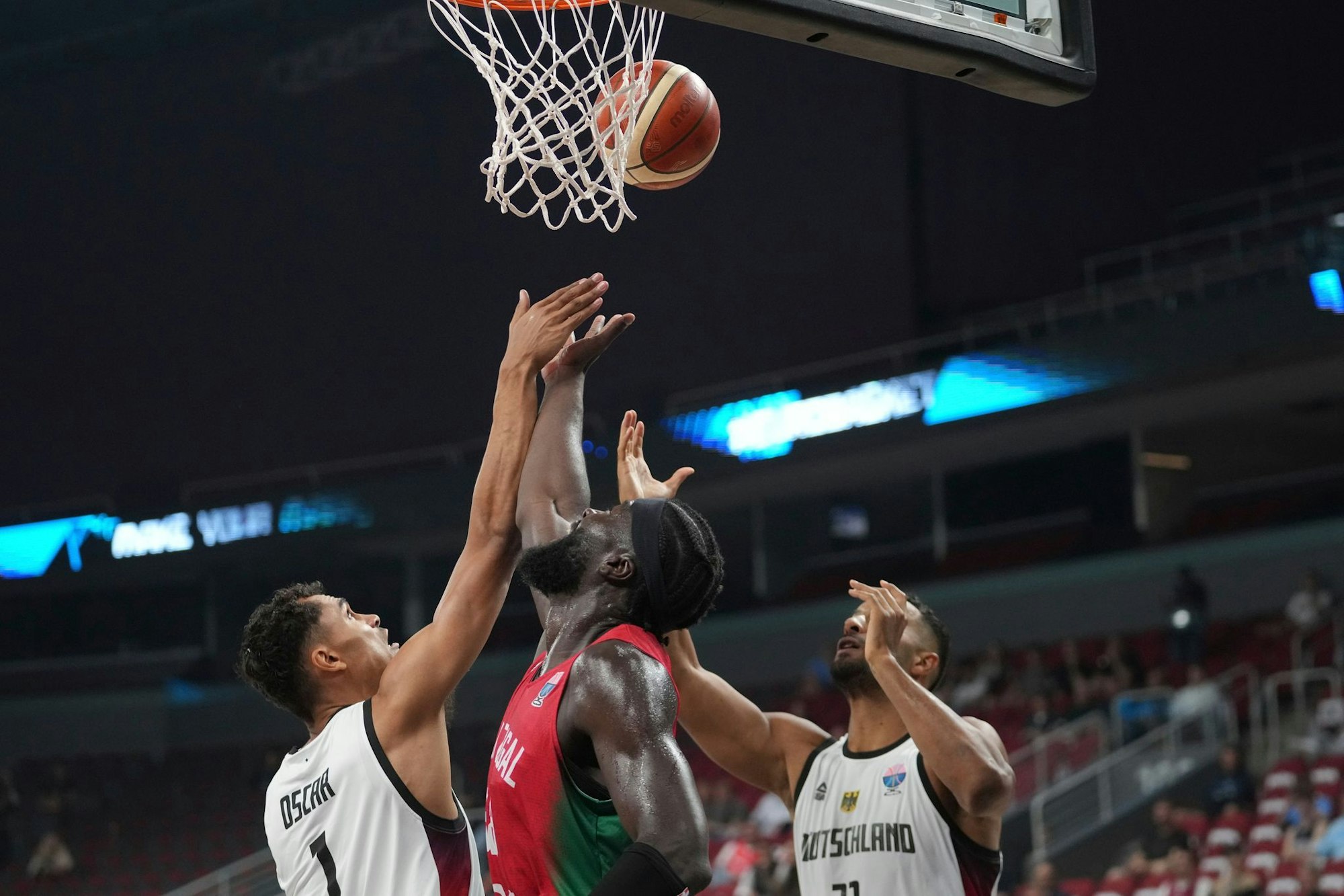 Deutschlands Basketballer hatten mit Portugal mehr Mühe als erwartet.
