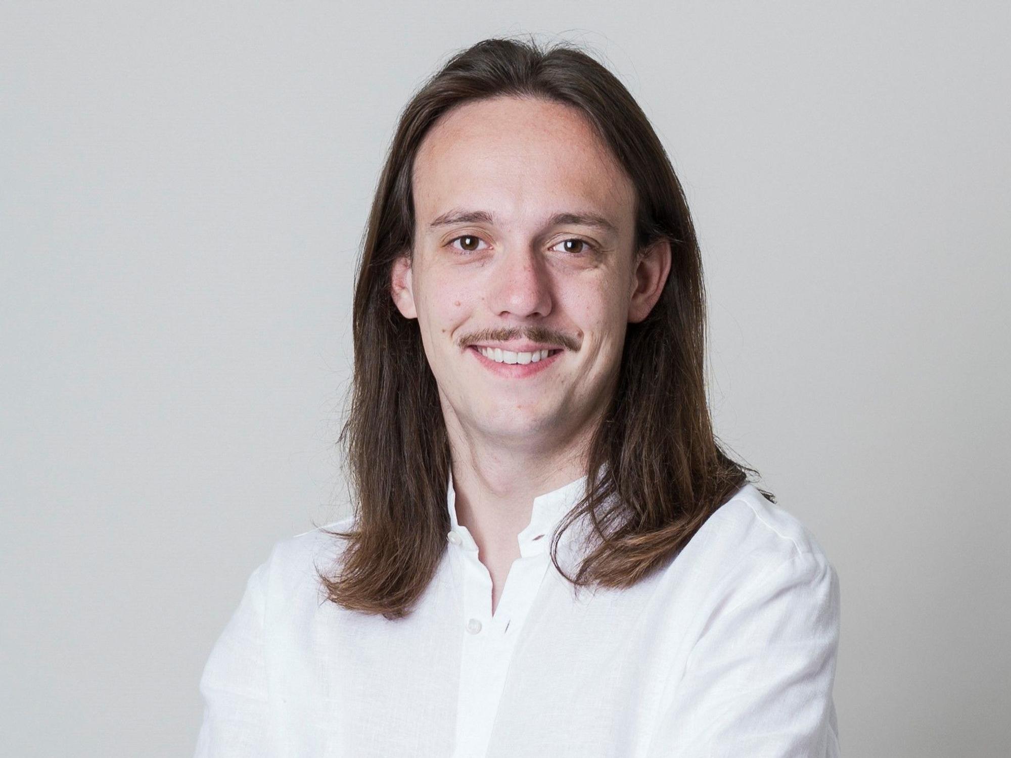 Das Bild zeigt den Spitzenkandidaten der Linken.