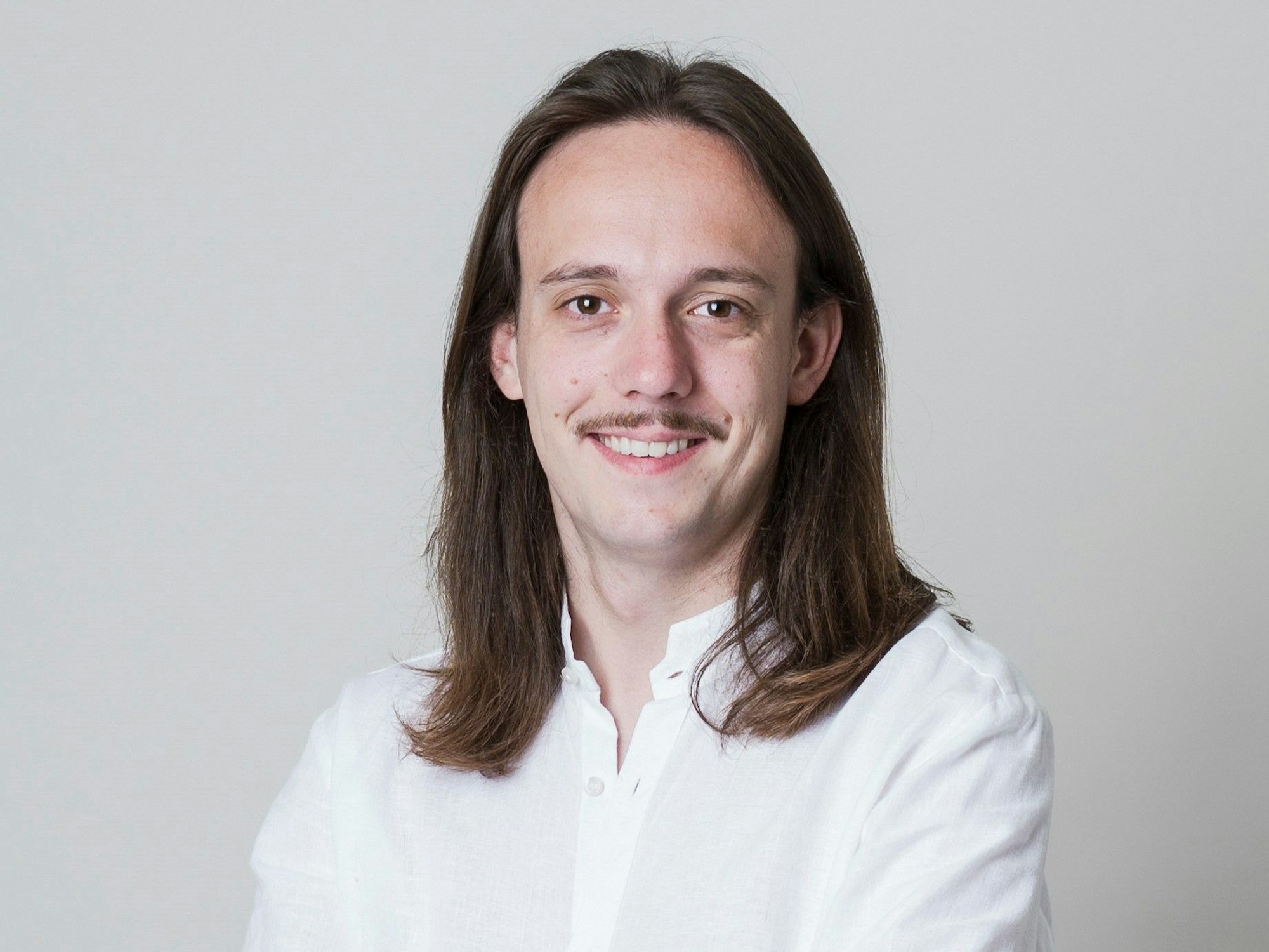 Das Bild zeigt den Spitzenkandidaten der Linken.