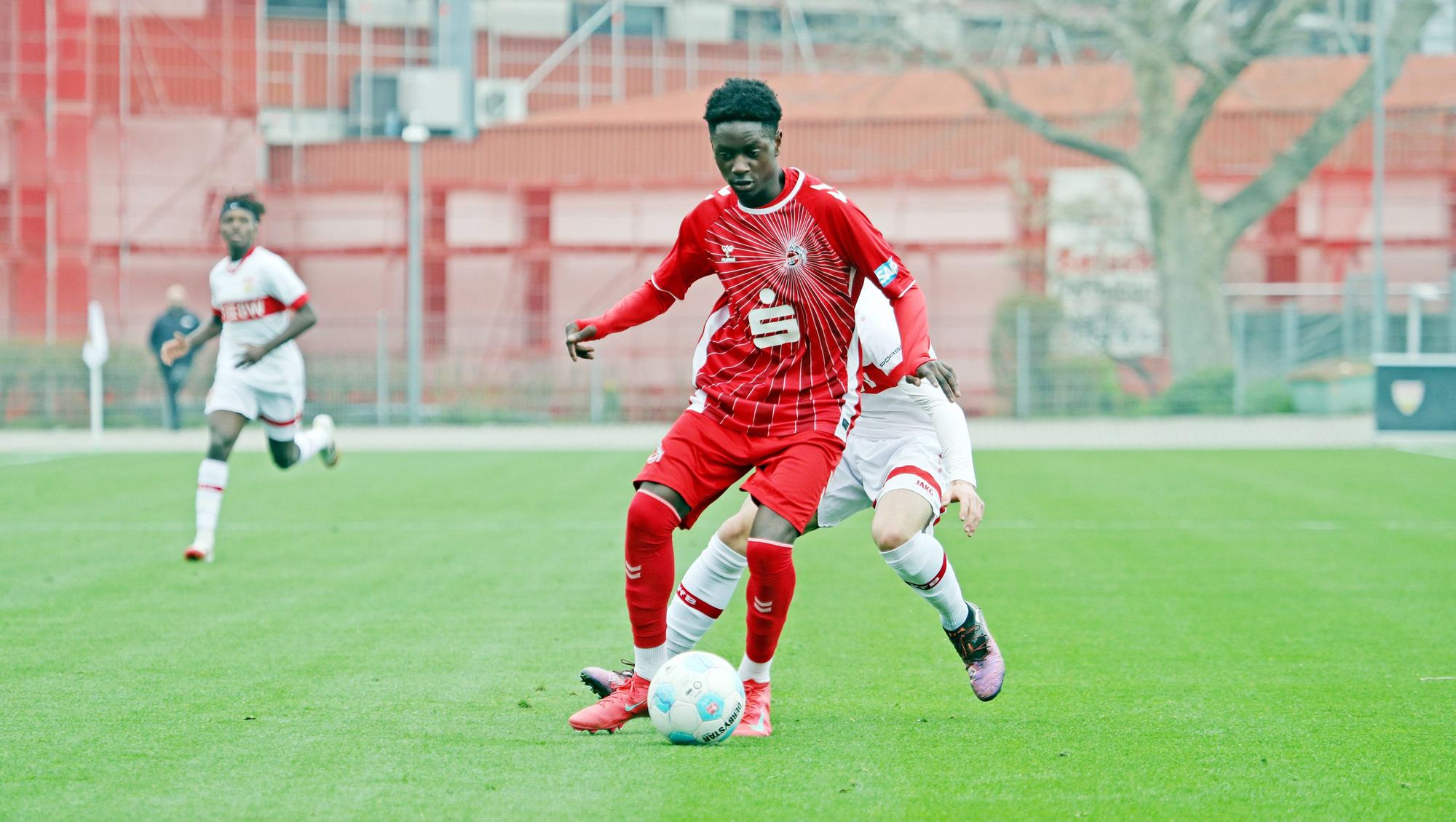 29.03.25 U17, U 17 VfB Stuttgart - U17 1. FC Köln Deutschland, Stuttgart, 29.03.2025, Fussball, U17-DFB-Nachwuchsliga, U17 VfB Stuttgart - U17 1. FC Köln 0:1: Brian Adoga 1. FC Köln. *** 29 03 25 U17 VfB Stuttgart U17 1 FC Köln Germany, Stuttgart, 29 03 2025, Football, U17 DFB Nachwuchsliga, U17 VfB Stuttgart U17 1 FC Köln 0 1 Brian Adoga 1 FC Köln