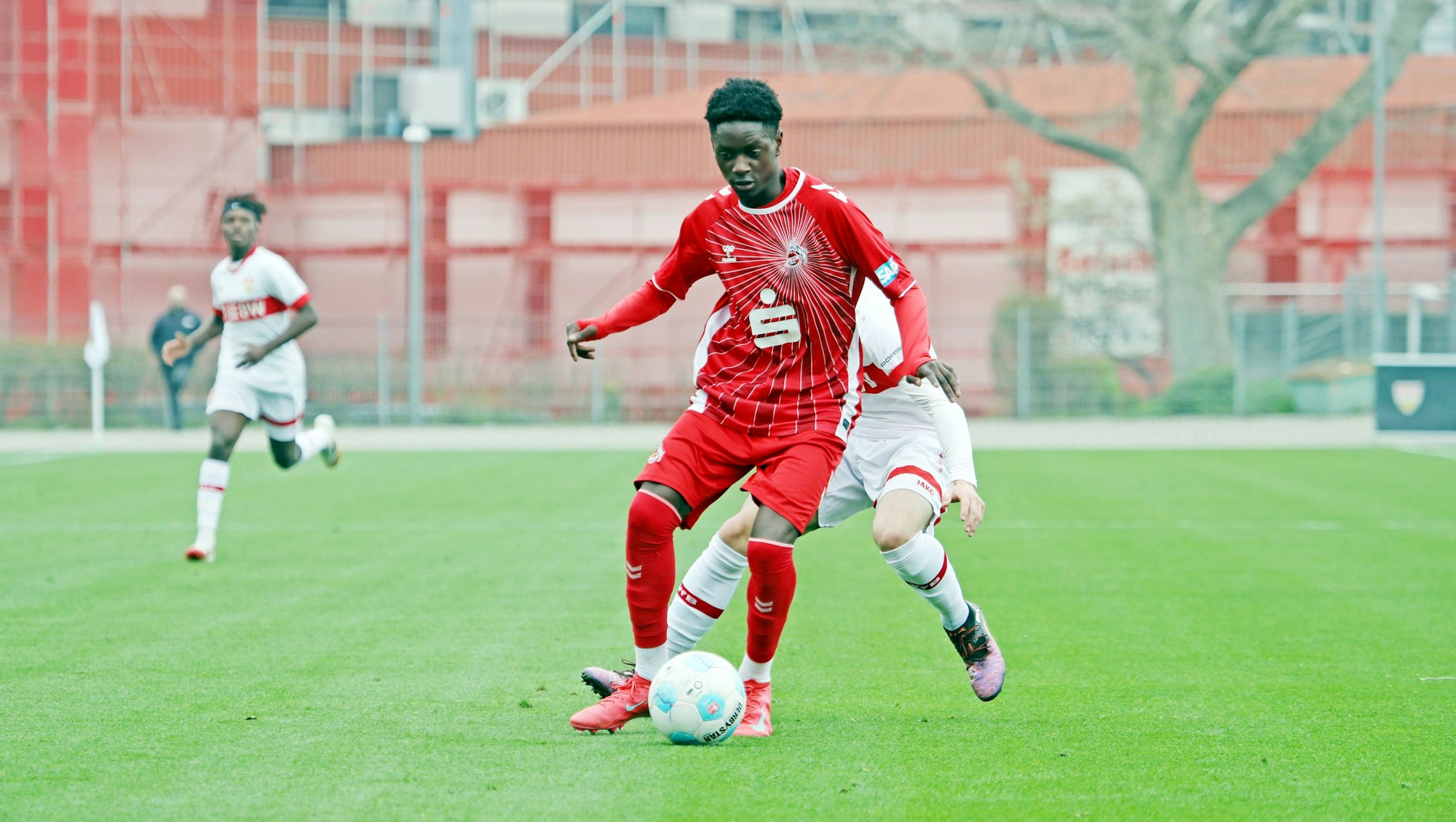 29.03.25 U17, U 17 VfB Stuttgart - U17 1. FC Köln Deutschland, Stuttgart, 29.03.2025, Fussball, U17-DFB-Nachwuchsliga, U17 VfB Stuttgart - U17 1. FC Köln 0:1: Brian Adoga 1. FC Köln. *** 29 03 25 U17 VfB Stuttgart U17 1 FC Köln Germany, Stuttgart, 29 03 2025, Football, U17 DFB Nachwuchsliga, U17 VfB Stuttgart U17 1 FC Köln 0 1 Brian Adoga 1 FC Köln