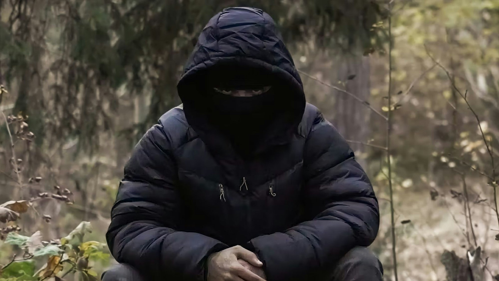 Bereits Teenager begehen im Auftrag ihrer Gang Morde. (Bild: ZDF/ TV3)