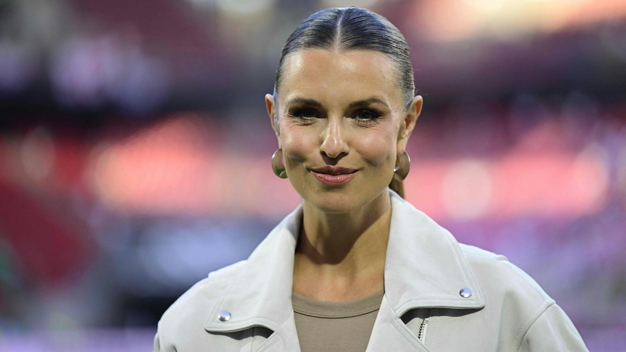 Laura Wontorra begleitet am Sonntagabend das Länderspiel in Köln für RTL.