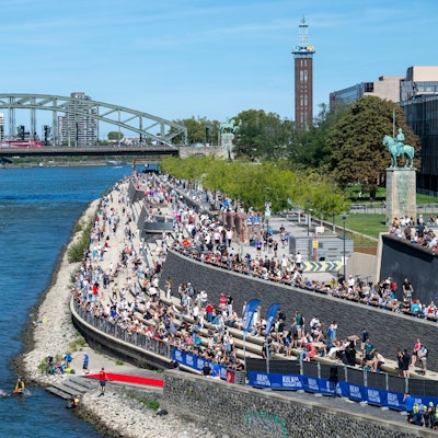 07.09.2025, Köln: Schwimmer beim Triathlon. Foto: Uwe Weiser
