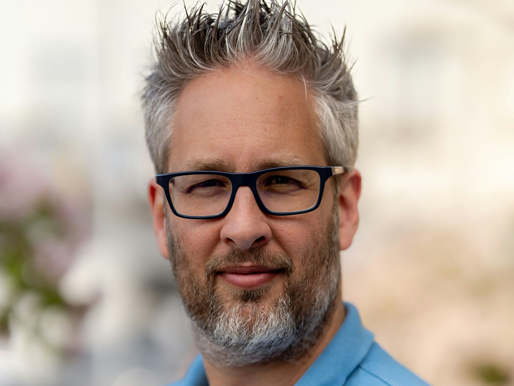 Das Bild zeigt den Spitzenkandidaten den Liberalen im Portrait.