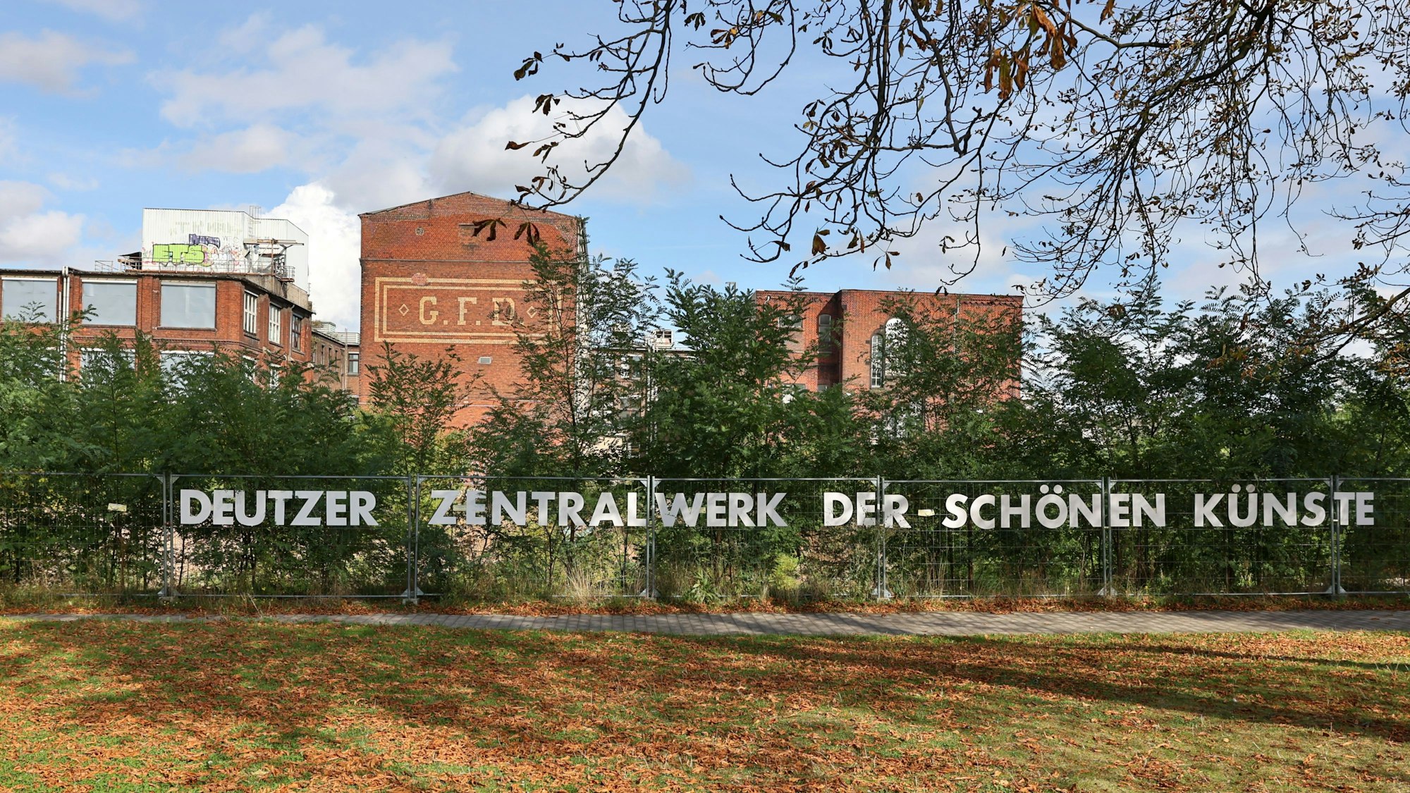 Das Bild zeigt das „Deutzer Zentralwerk der Schönen Künste“.