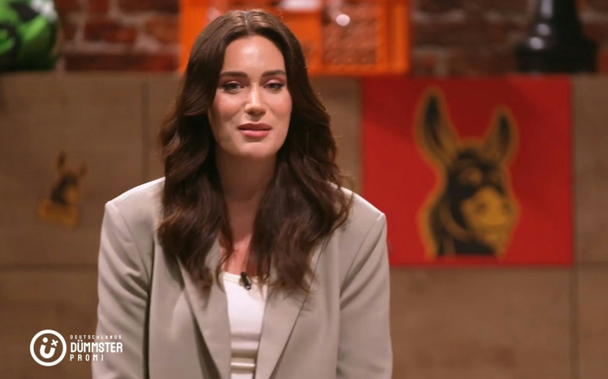 Gloria-Sophie Burkandt steht bei einer SPD-Frage ziemlich auf dem Schlauch. (Bild: ProSieben)