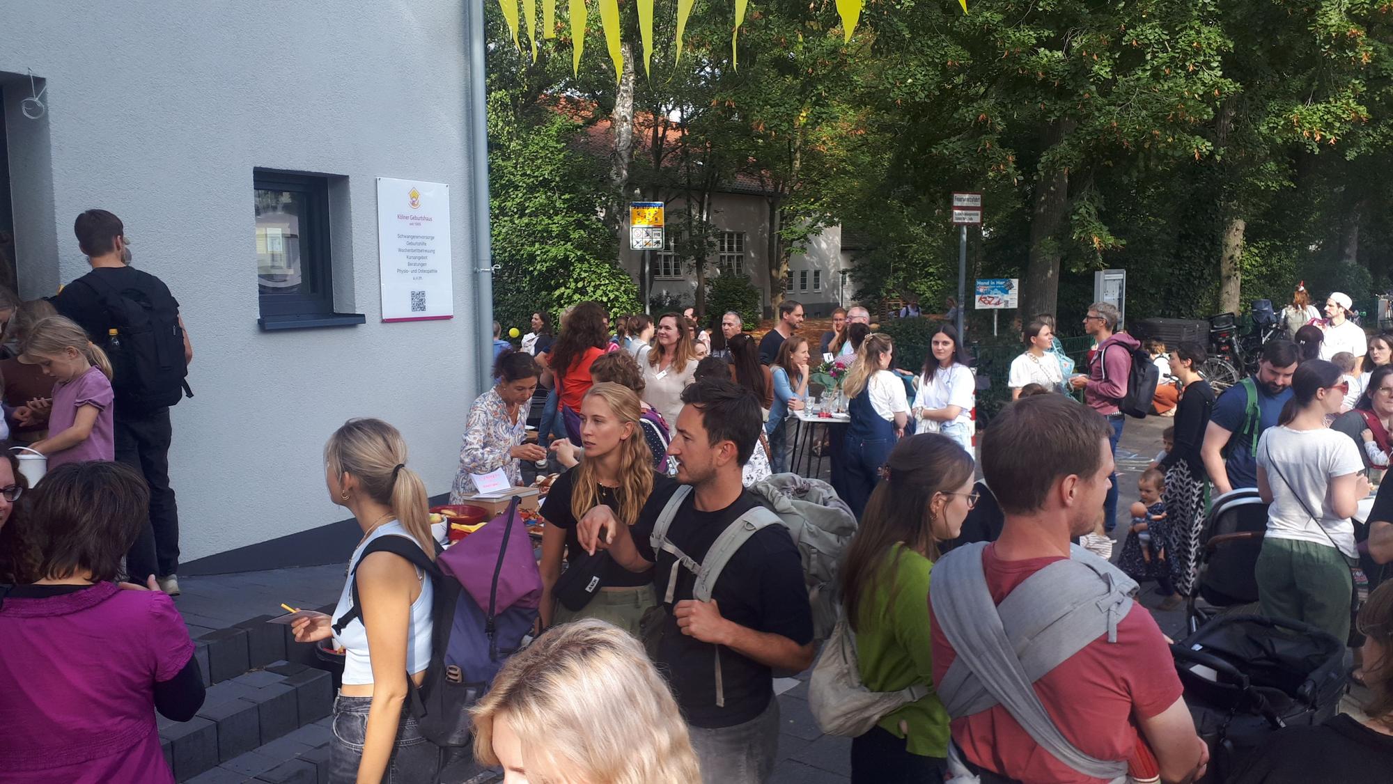 Rund um das Kölner Geburtshaus war auf dem Sommerfest viel los.