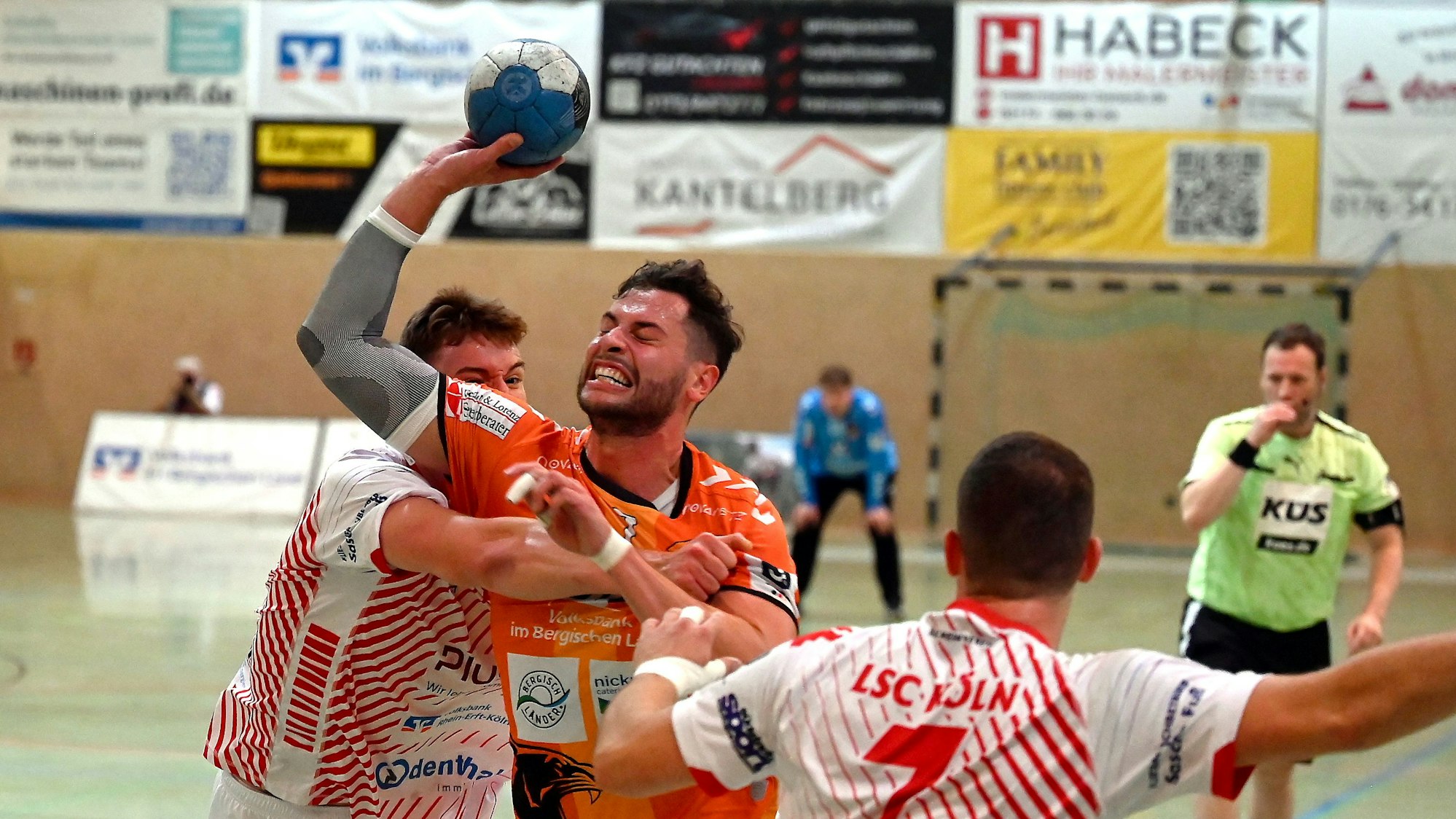 05.09.2025, Handball-Bergische Panter-Longericher SC
mitte: Kaan Taymaz (Panther)
Foto: Uli Herhaus