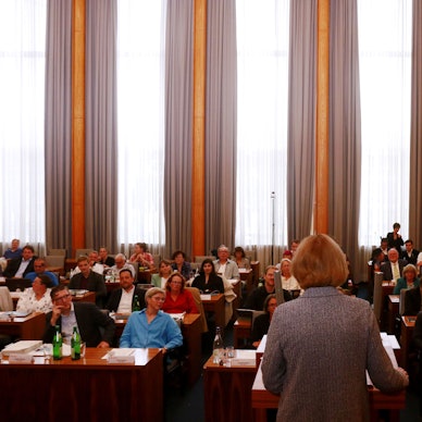 Henriette Reker hält ihre letzte Gemeinderatssitzung vor der Kommunalwahl ab.