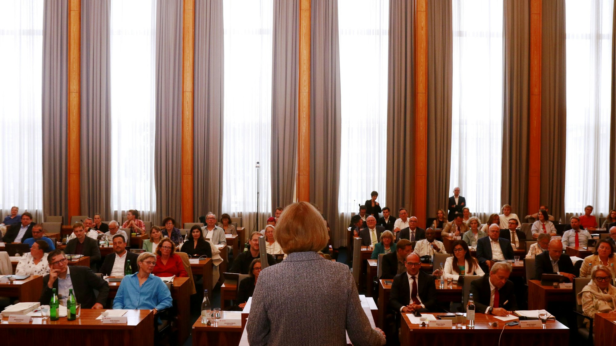 04.09.2025, Köln: #StadtKöln Letzte Sitzung des Rat der Stadt Köln vor der Kommunalwahl. Es ist die 44. Ratssitzung dieser Wahlperiode und die letzte Stadtratssitzung von Henriette Reker im Amt der Oberbürgermeisterin. Foto: Arton Krasniqi