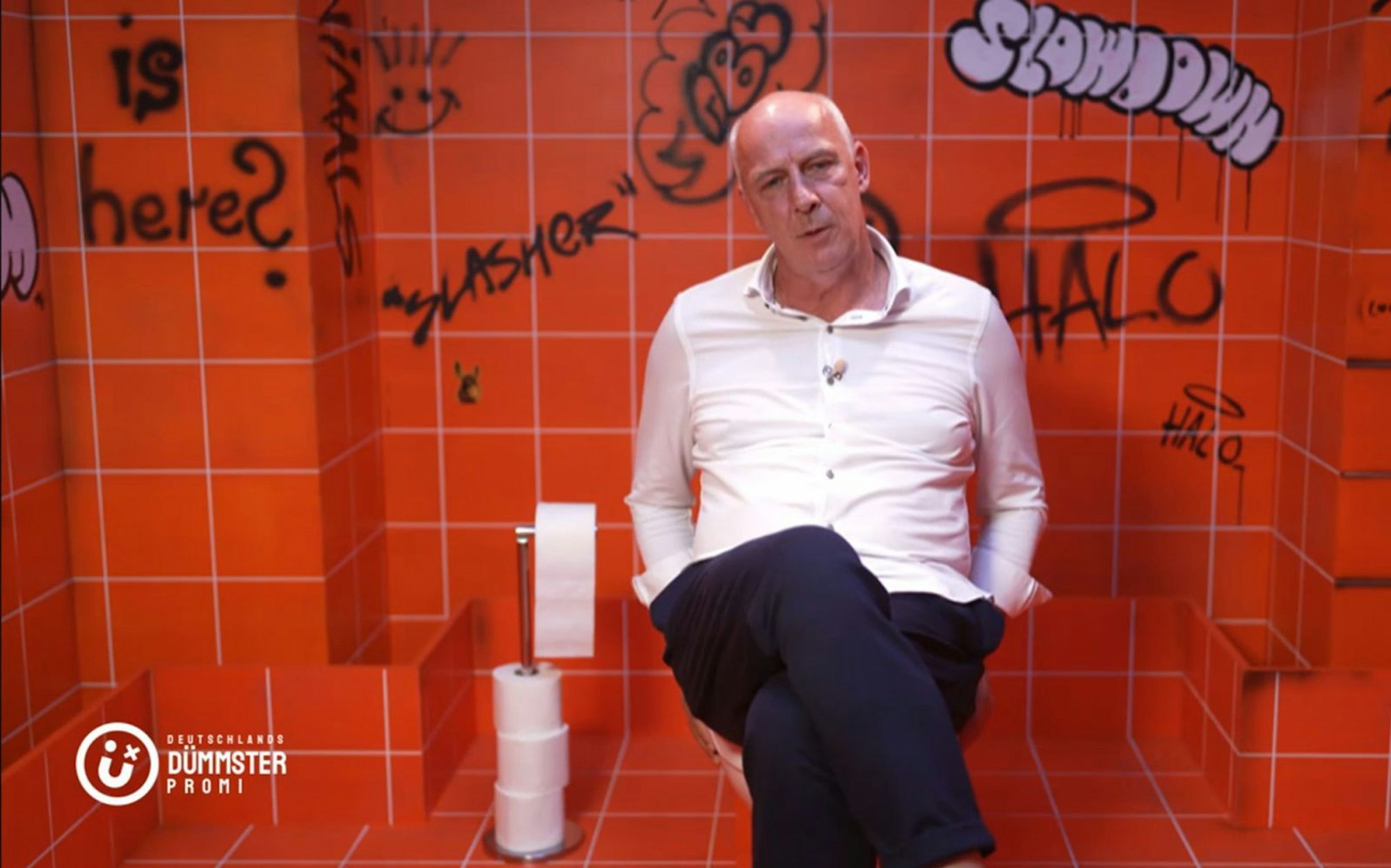 Mario Basler trägt seine Wissenslücken selbstbewusst zur Schau. (Bild: ProSieben)