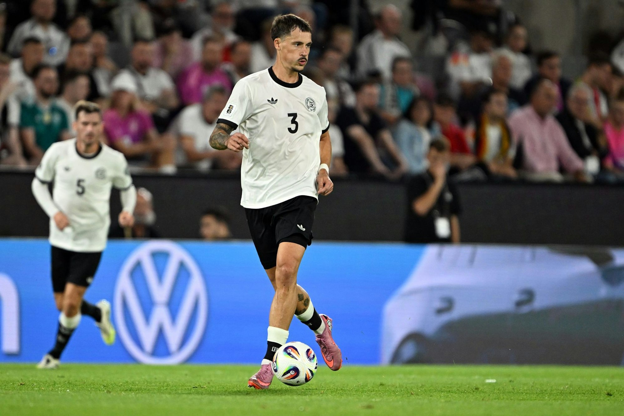 Robin Koch ist in den Augen von Eintracht Frankfurts Sportvorstand Markus Krösche der momentan beste deutsche Abwehrspieler.