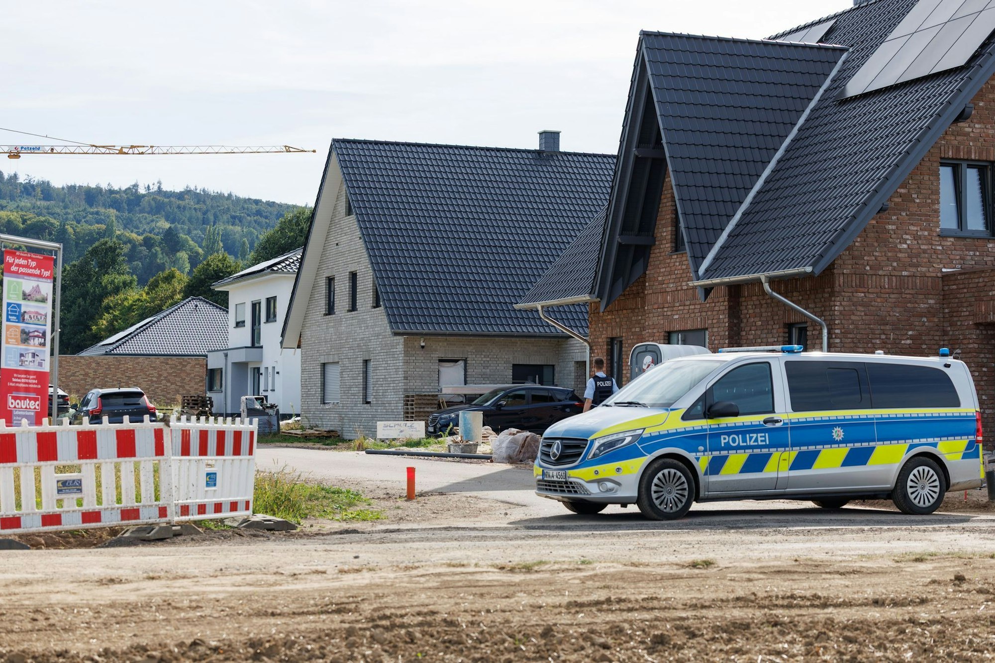 Gegen den Tatverdächtigen wird wegen mehrerer Delikte ermittelt.