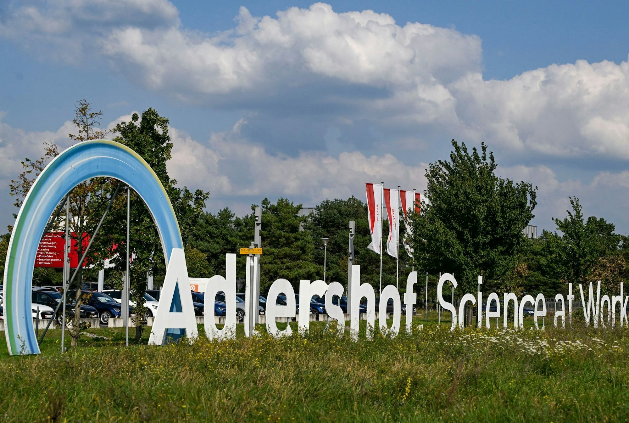 Ziel eines Brandanschlags soll laut einem Bekennertext der Technologiepark Adlershof im Südosten Berlins sein.