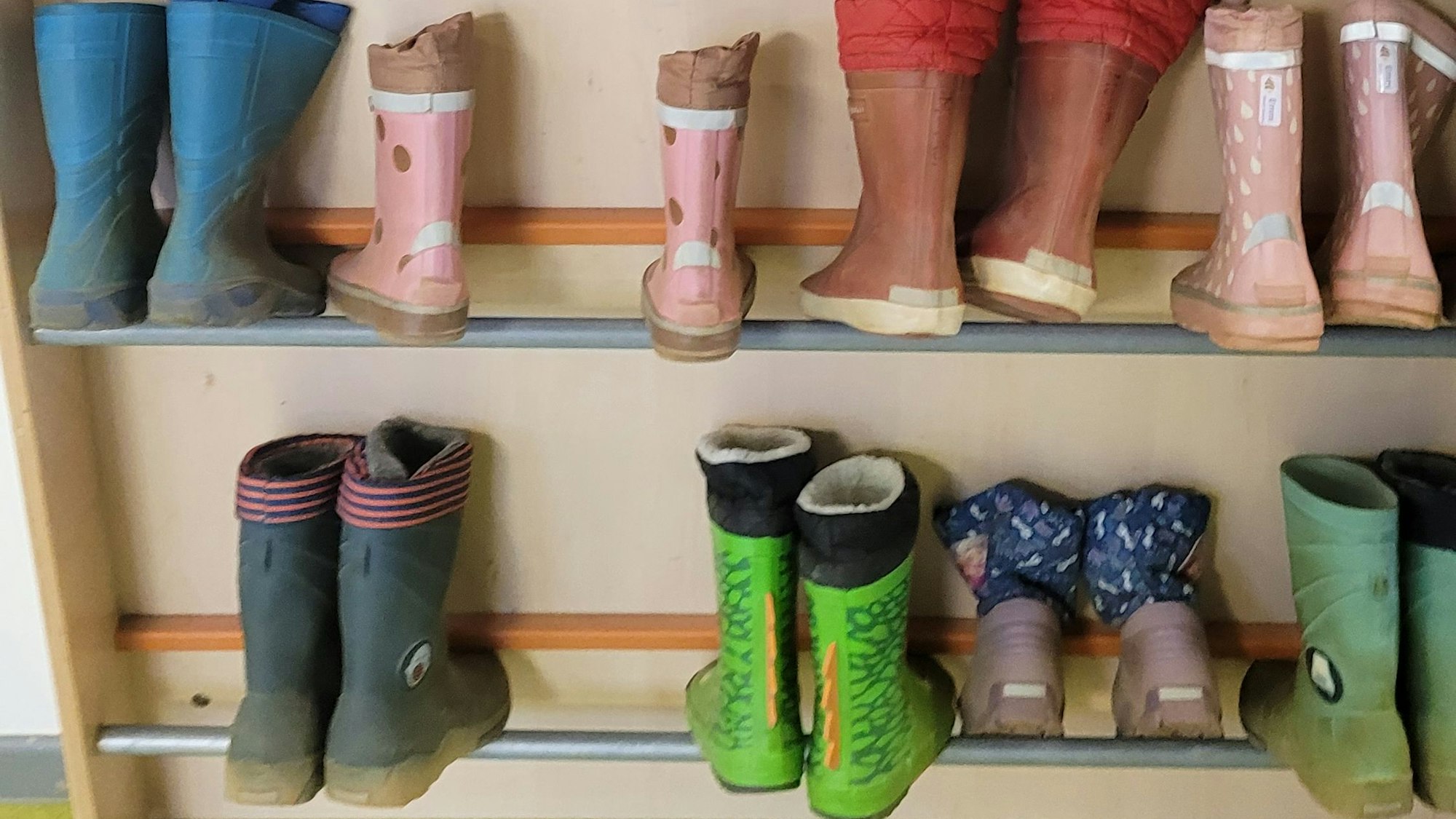 Eltern zeigen Wege, wie auf den Fachkräftemangel in den Kitas reagiert werden kann.