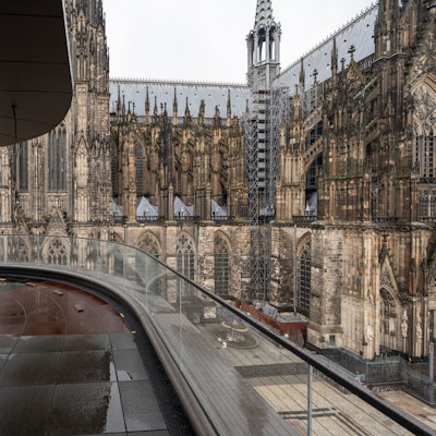 Mit Blick auf den Dom: Das neue Staffelgeschoss des Dom-Hotels.
