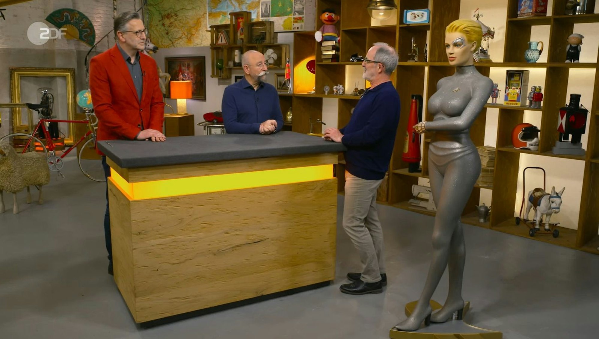 Die Figur diente jahrelang als Setup-Model fürs Licht im Atelier, musste sich nun aber in den wohlverdienten Ruhestand verabschieden. (Bild: ZDF)