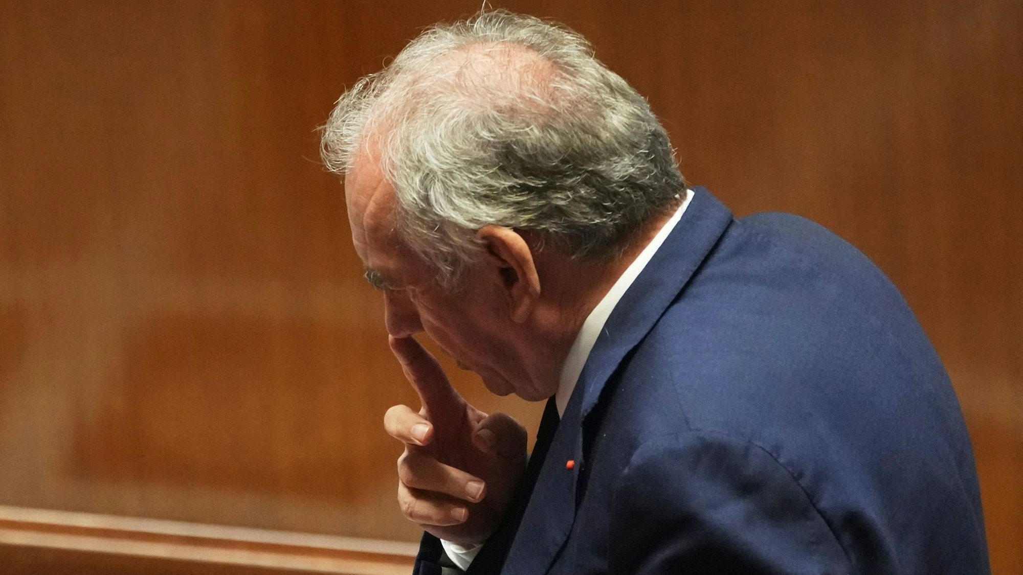 Premier Bayrou wollte sich mit der Vertrauensfrage Rückenwind für seine Sparpläne holen - das ging nach hinten los.
