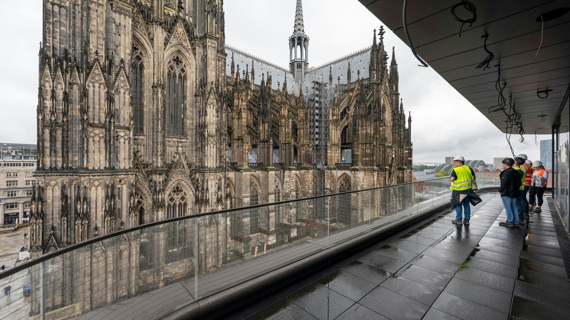 Direkt gegenüber vom Dom können die Gäste künftig essen und trinken.