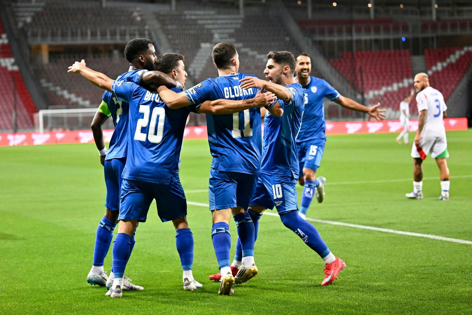 Italiens Fußballer zitterten sich zu einem 5:4 gegen Israel und haben die WM im Blick.