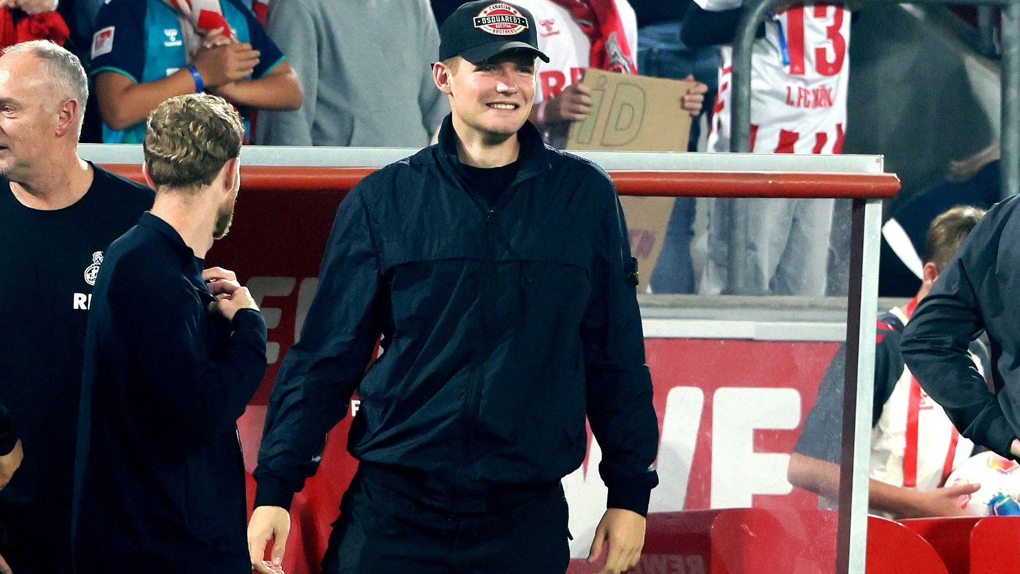 Luca Kilian nach dem Sieg des 1. FC Köln gegen den SC Freiburg