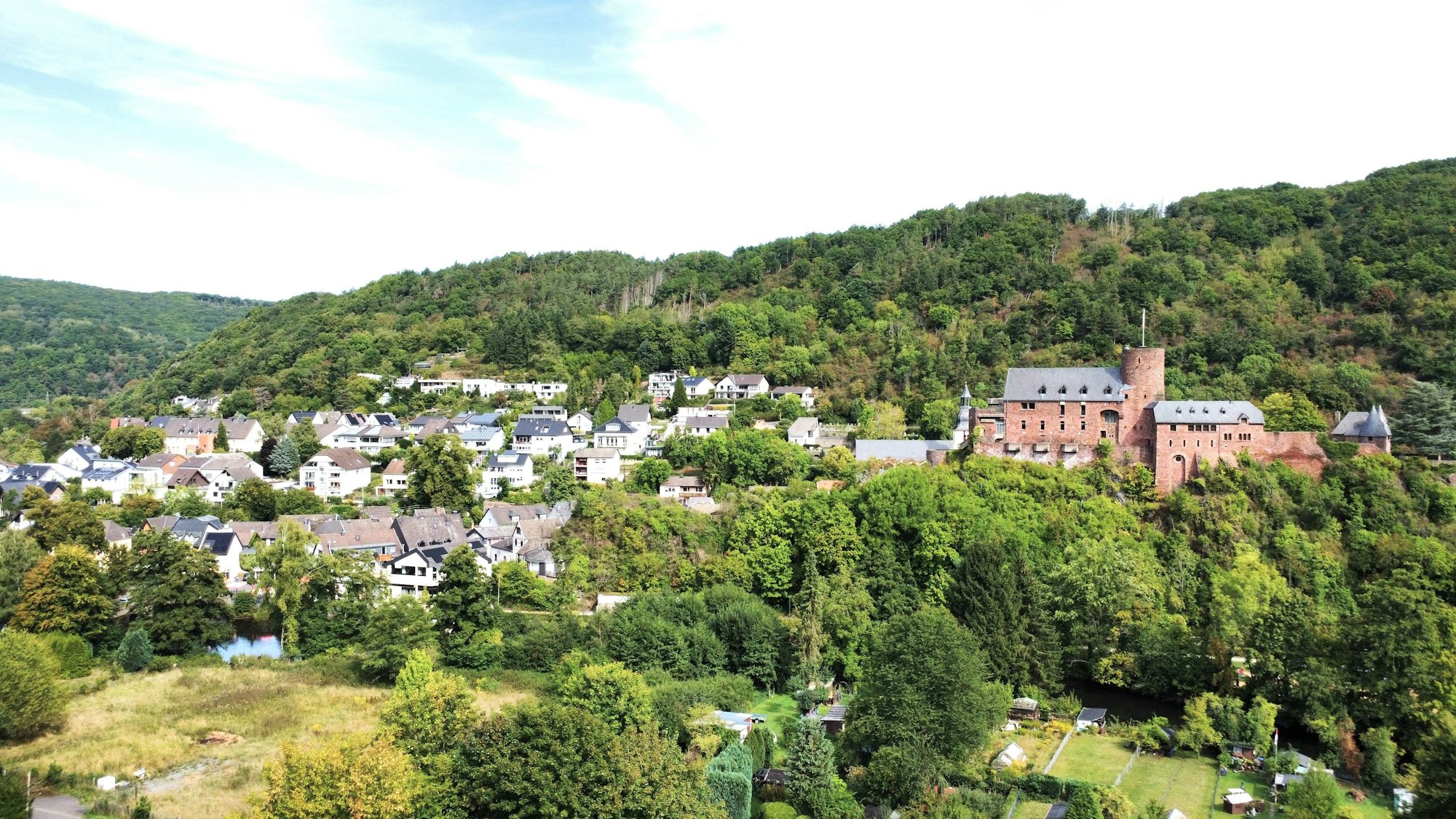 Stadtansicht Heimbach mit Burg
