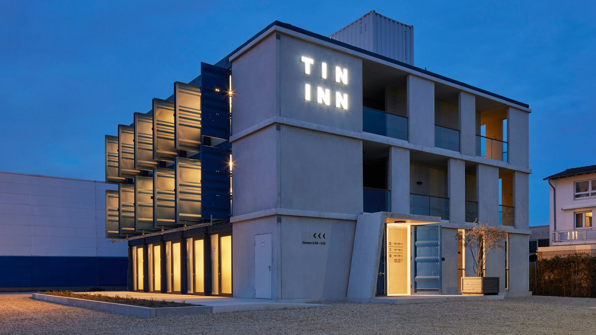 Das Bild zeigt ein Tin-Inn-Hotel an einem anderen Standort.