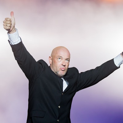 Der Graf, Sänger der Band Unheilig, tritt 2016 im RheinEnergieStadion in Köln auf.