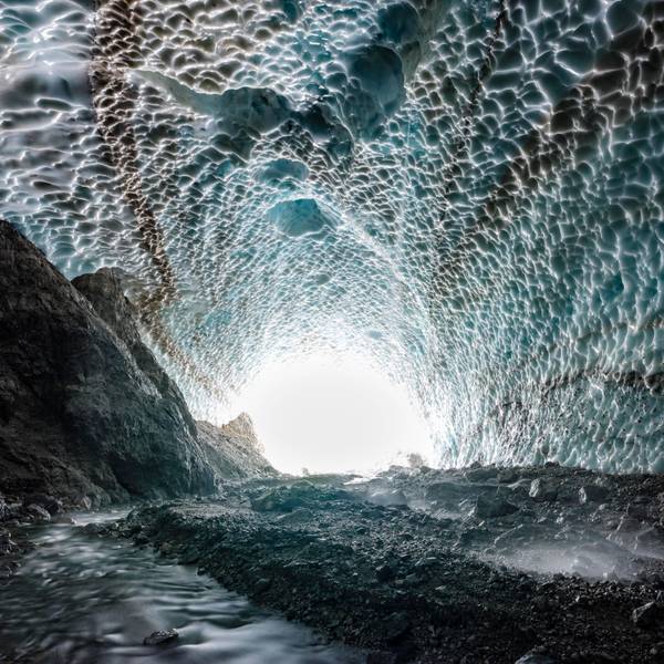 Eiskapelle mit Schmelzwasserbach, Eisfeld am Fuß der Watzmann-Ostwand, Nationalpark Berchtesgaden, Watzmann, Schönau am Königssee, Oberbayern, Bayern, Deutschland, Europa *** Ice chapel with meltwater stream, ice field at the foot of the Watzmann east face, Berchtesgaden National Park, Watzmann, Schönau am Königssee, Upper Bavaria, Bavaria, Germany, Europe Copyright: imageBROKER/HerbertxBerger ibxheb05907221.jpg Bitte beachten Sie die gesetzlichen Bestimmungen des deutschen Urheberrechtes hinsichtlich der Namensnennung des Fotografen im direkten Umfeld der Veröffentlichung!