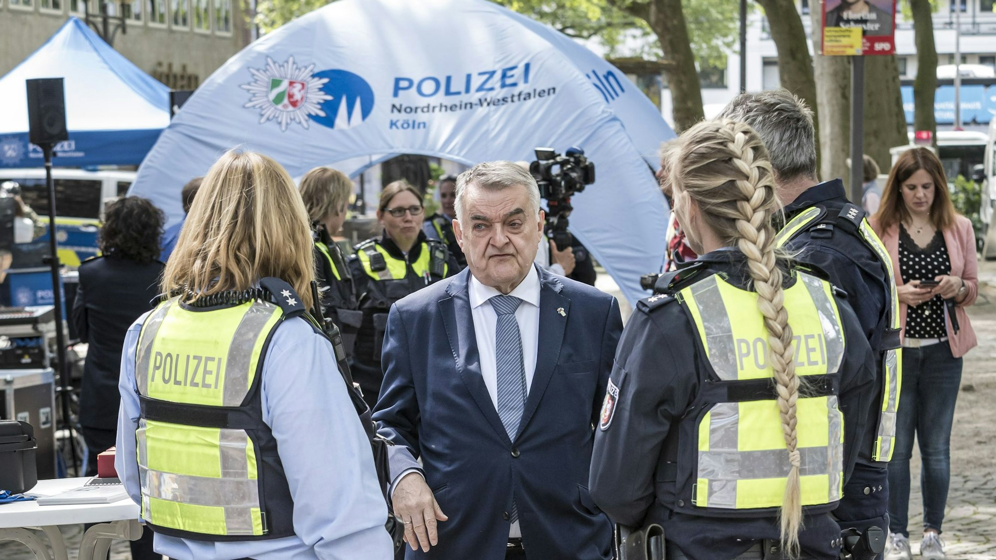 Auch Herbert Reul wird anwesend sein. (Archivbild)
