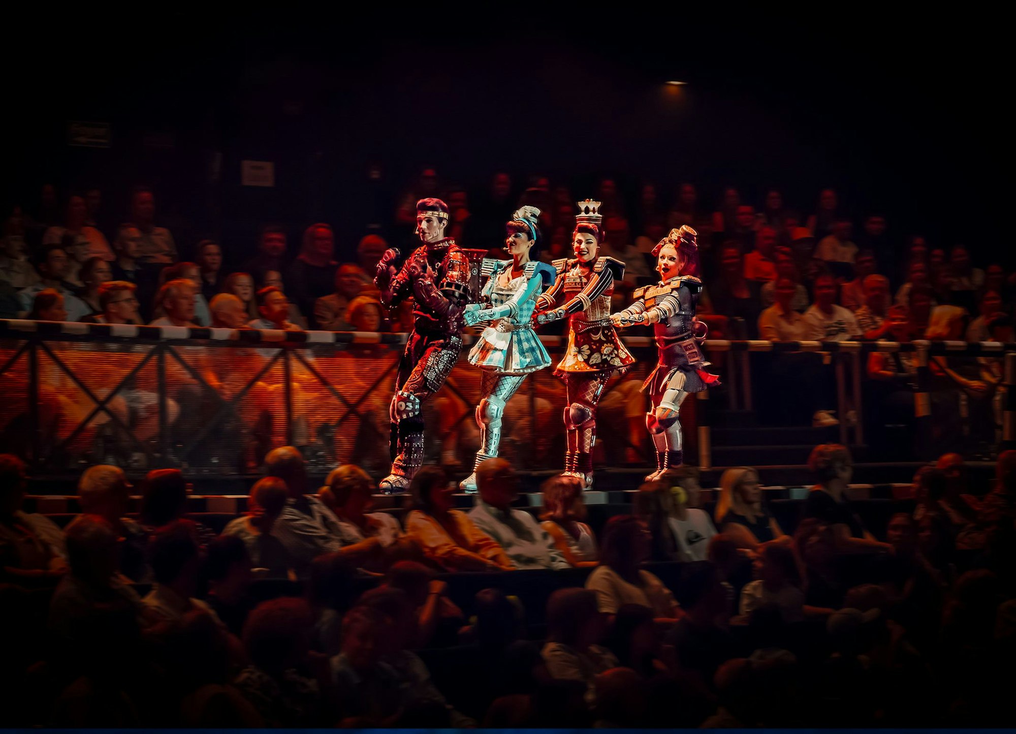 STARLIGHT EXPRESS Bochum
v. l. Rusty (Max Luca Maus), Dinah (Poppy Blackledge), Belle (Molly McGuire), Carrie (Ida Swann),
2025/2026