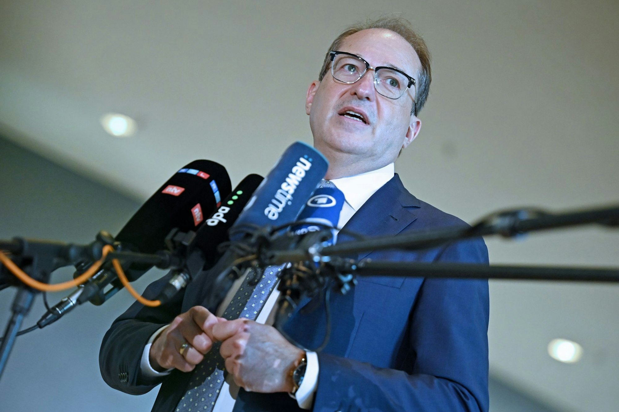Bundesinnenminister Alexander Dobrindt (CSU) gehe bei dem Probealarm immer darum, auch neue Technologien auszuprobieren.