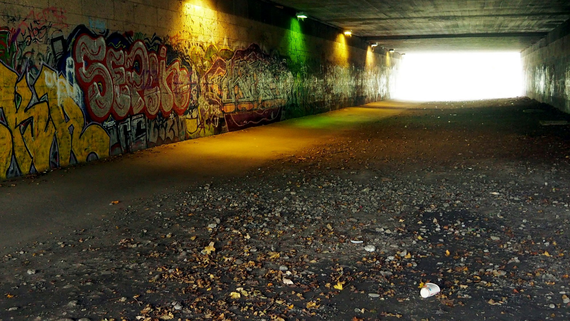 Es gibt in Köln viele schlecht ausgeleuchtete Stellen.