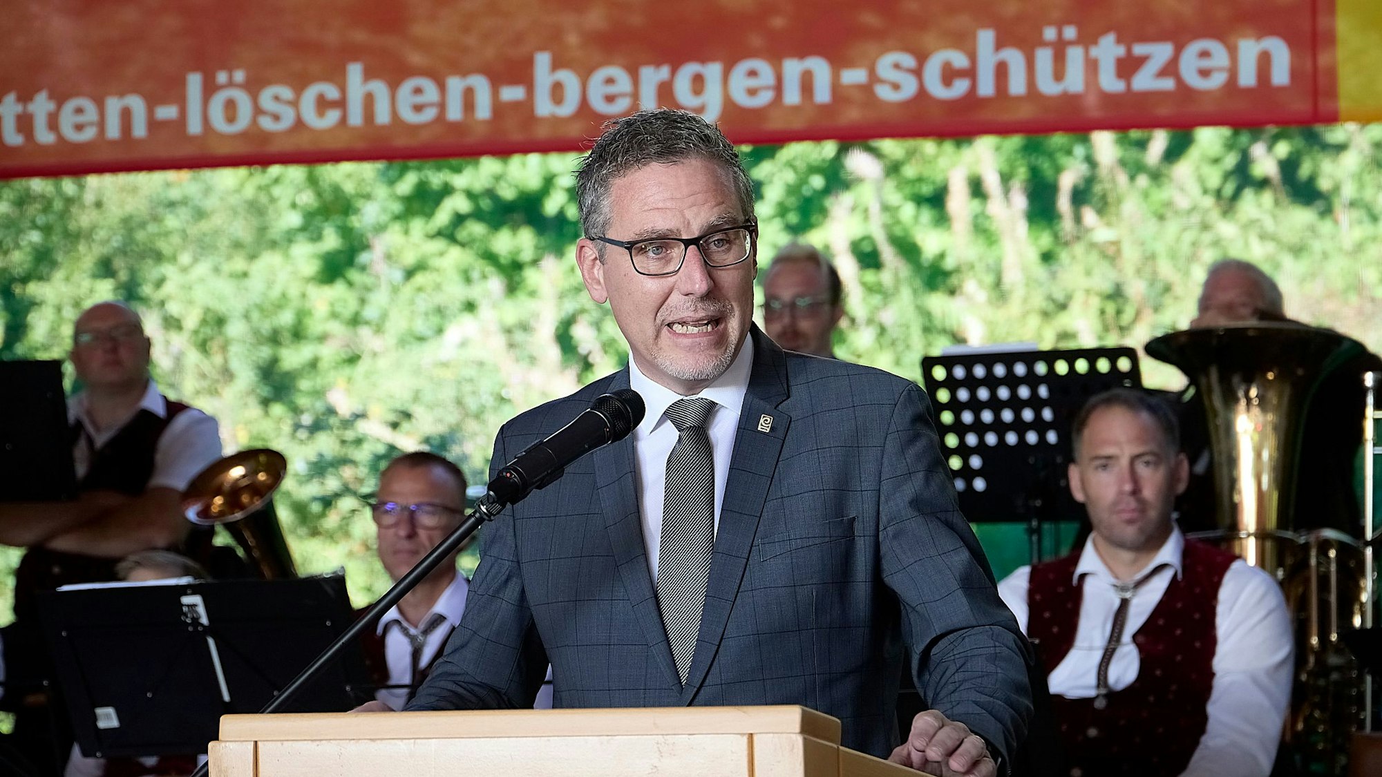 Der Bürgermeister bei seiner Ansprache.